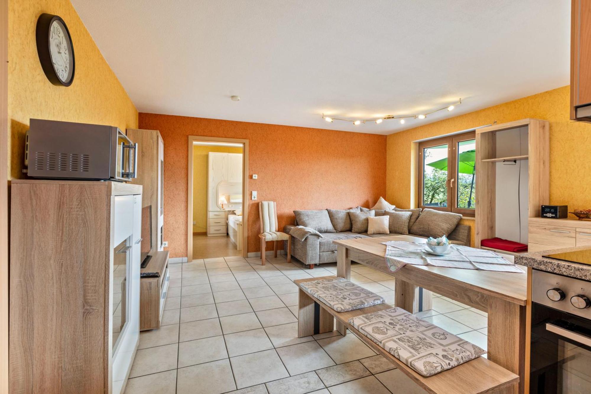 Haus Landblick Apartment Zell im Wiesenthal Luaran gambar
