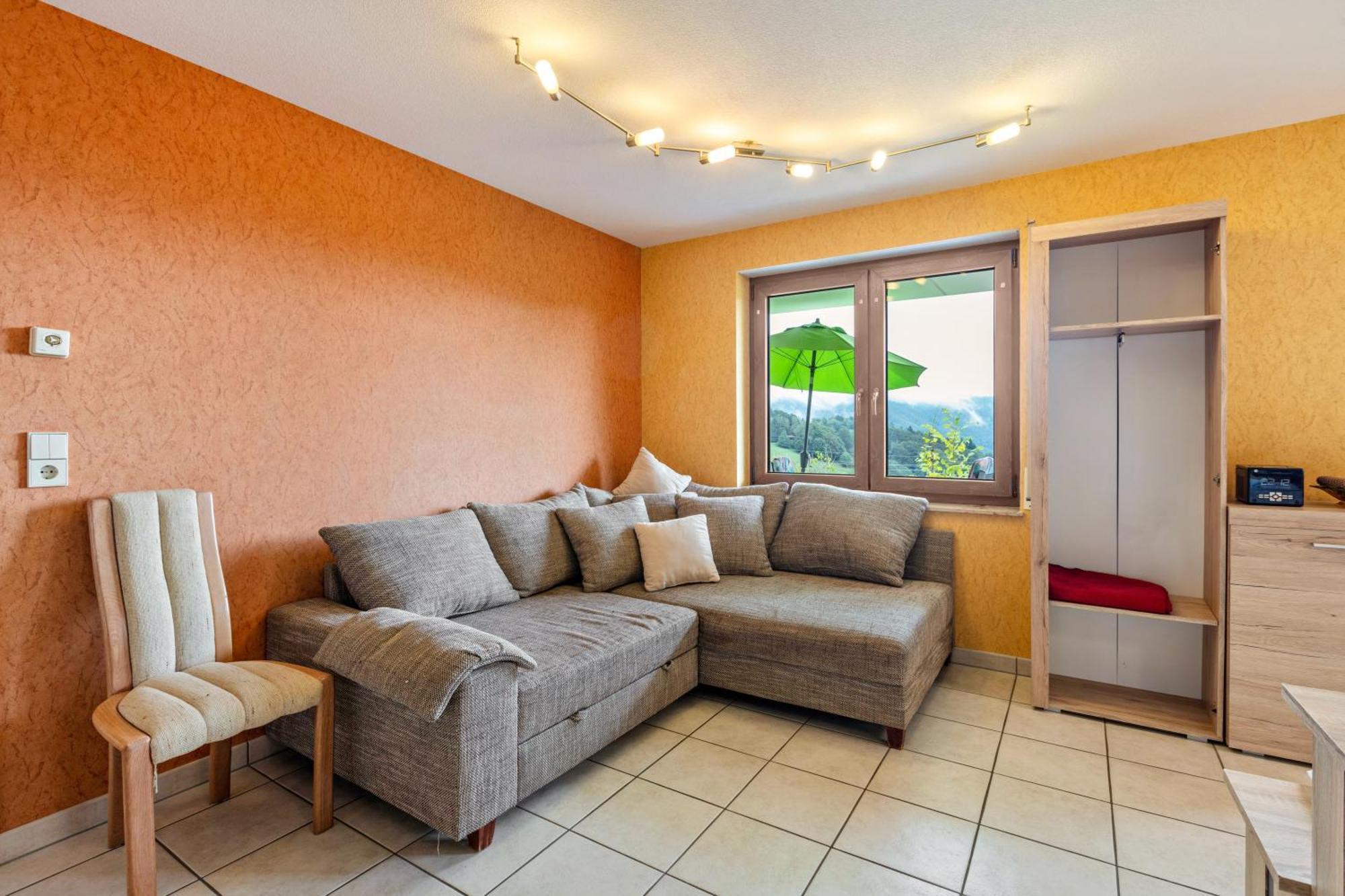Haus Landblick Apartment Zell im Wiesenthal Luaran gambar
